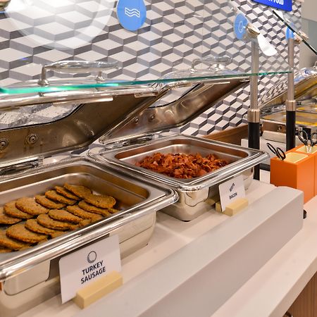 Holiday Inn Express & Suites Clinton By Ihg Ngoại thất bức ảnh
