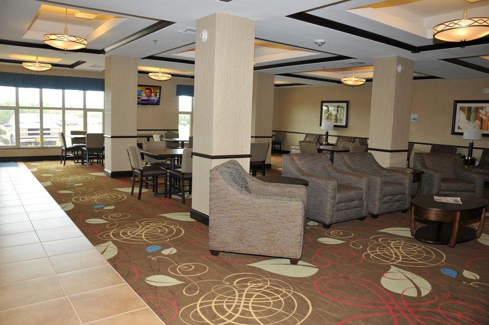 Holiday Inn Express & Suites Clinton By Ihg Ngoại thất bức ảnh