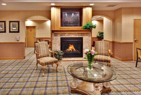 Holiday Inn Express & Suites Clinton By Ihg Ngoại thất bức ảnh
