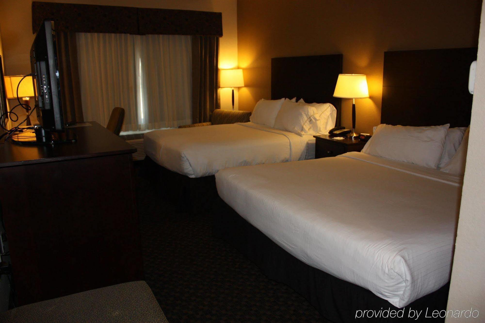 Holiday Inn Express & Suites Clinton By Ihg Ngoại thất bức ảnh