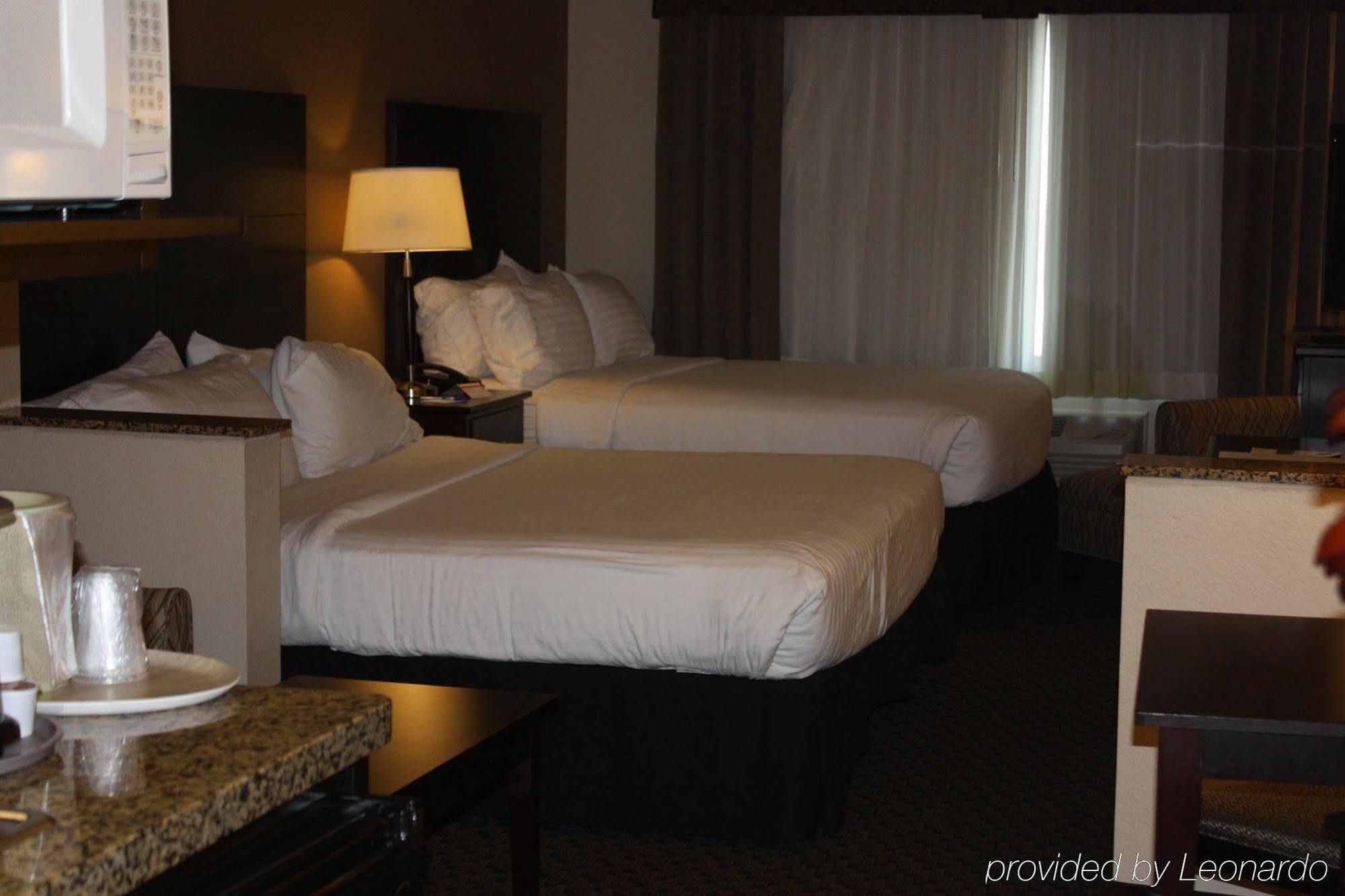 Holiday Inn Express & Suites Clinton By Ihg Ngoại thất bức ảnh
